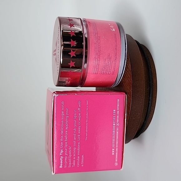 Jeffree Star Velour Lip Scrub - Strawberry Gum (Original Packaging) 🍓 - Picture 5 of 7